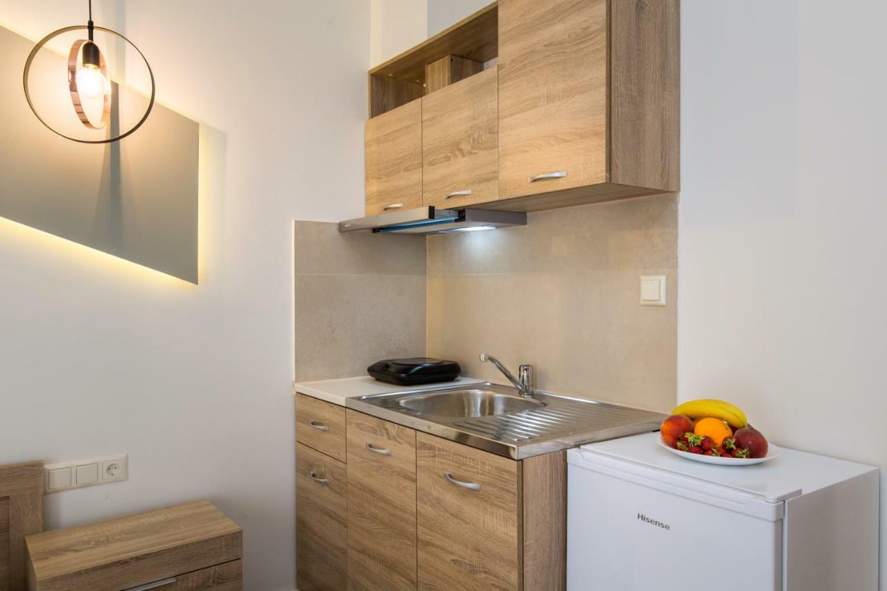 Studios & Apartments Elisabeta 利迈纳里亚 外观 照片