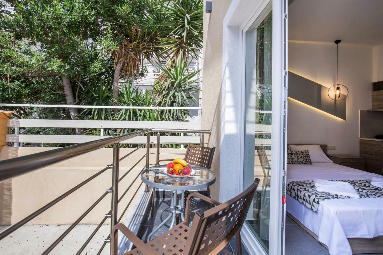Studios & Apartments Elisabeta 利迈纳里亚 外观 照片