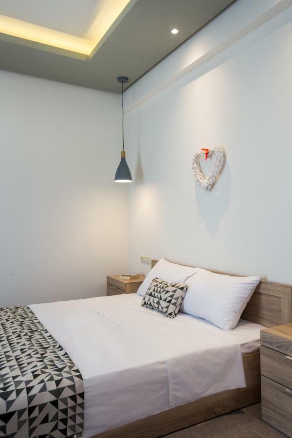 Studios & Apartments Elisabeta 利迈纳里亚 外观 照片