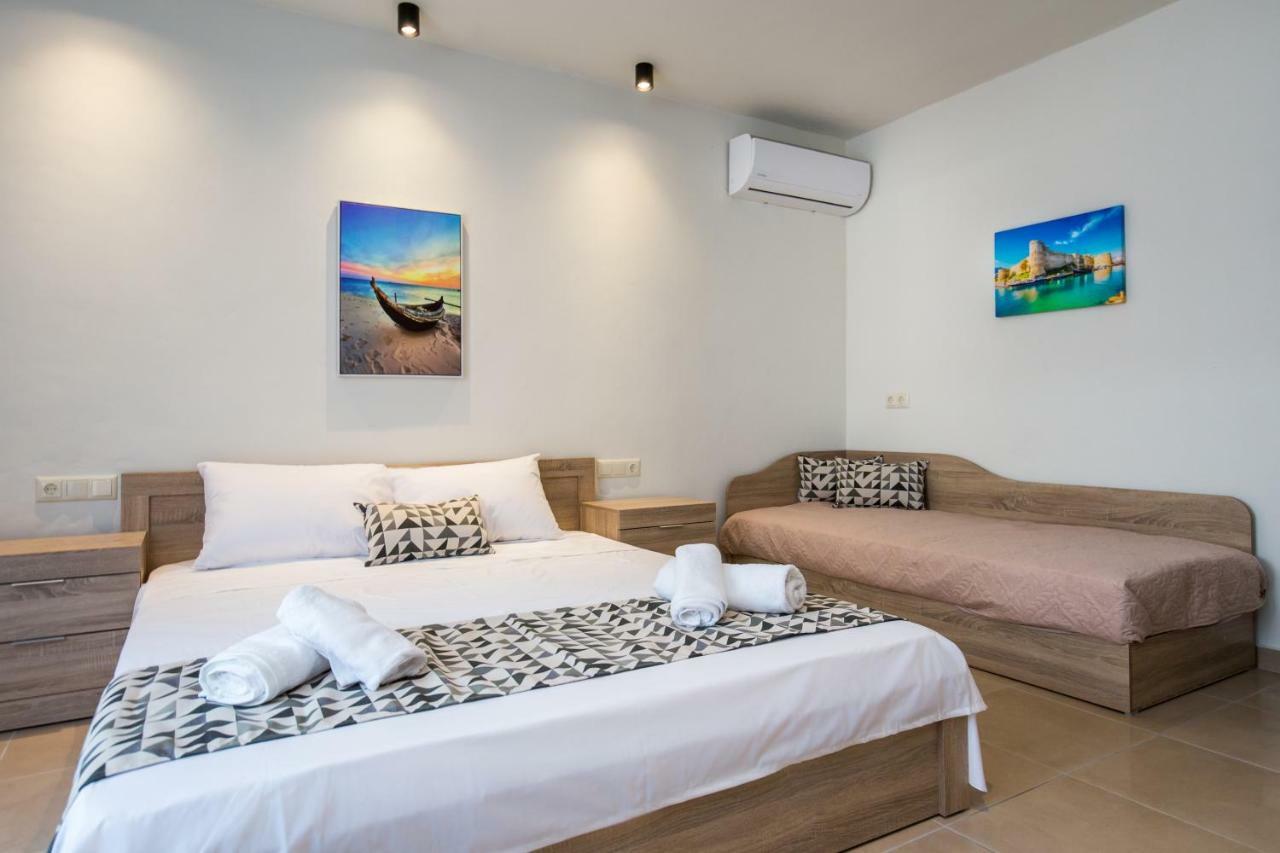 Studios & Apartments Elisabeta 利迈纳里亚 外观 照片