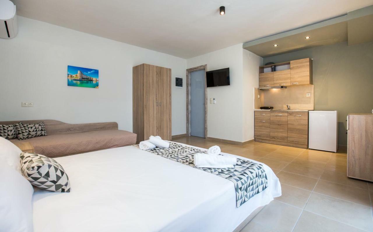 Studios & Apartments Elisabeta 利迈纳里亚 外观 照片