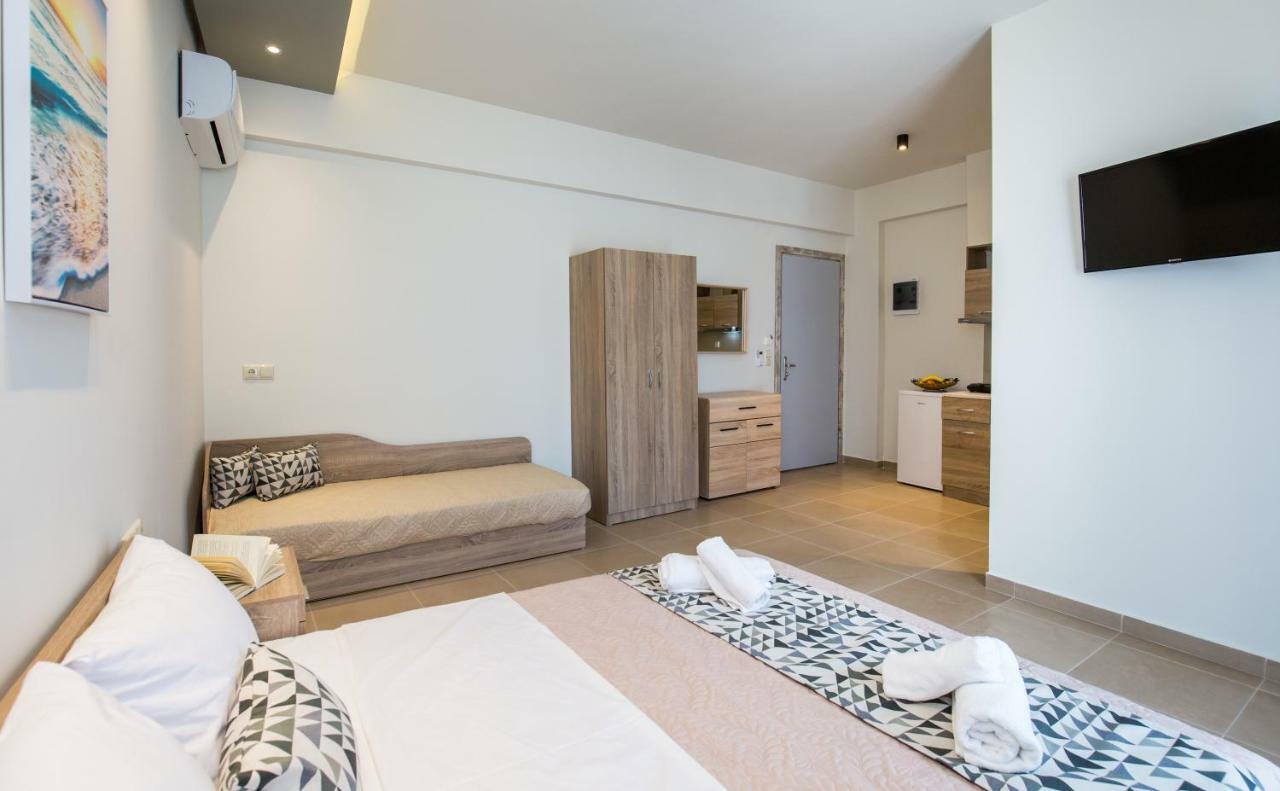 Studios & Apartments Elisabeta 利迈纳里亚 外观 照片