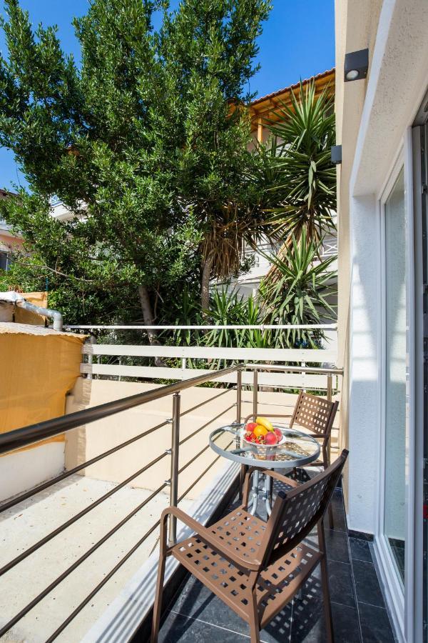 Studios & Apartments Elisabeta 利迈纳里亚 外观 照片